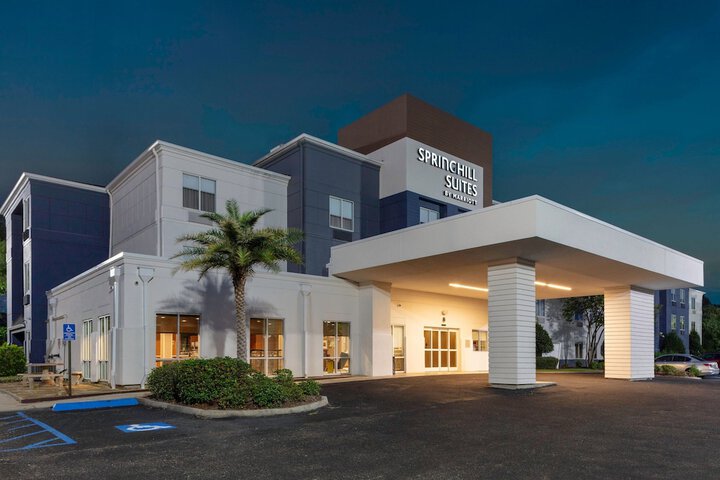 Hotel 2 of 27