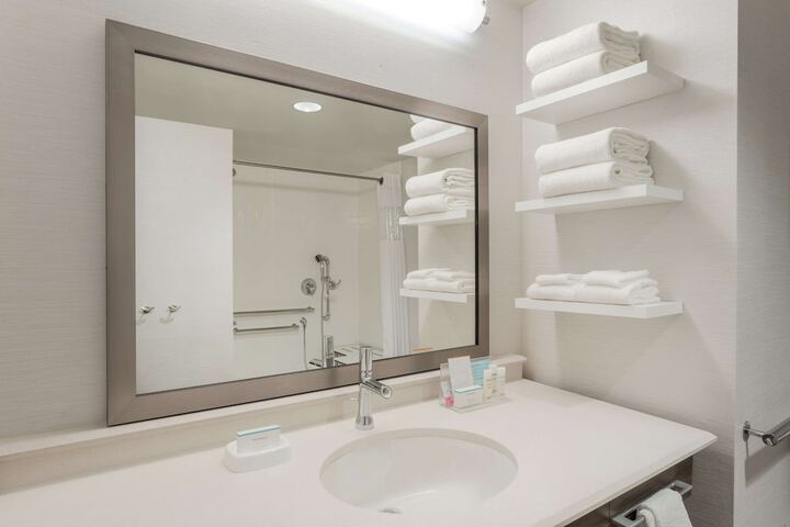 Hampton Inn & Suites Minooka