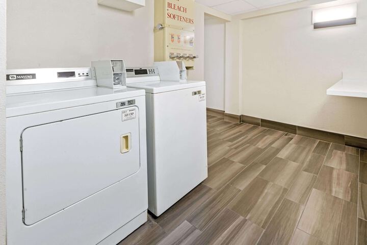 Room 25 of 65