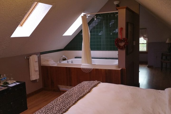 Room 14 of 66