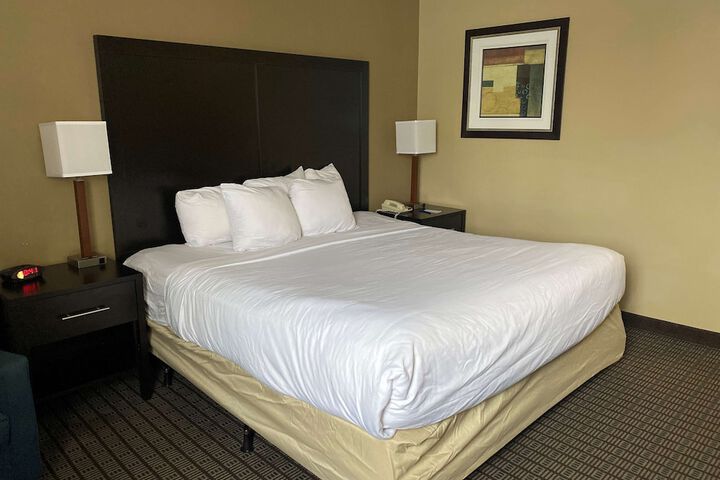 Room 10 of 20