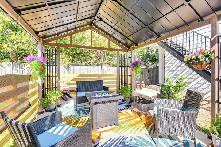 South Houston Townhome w / Patio & Gas Grill!