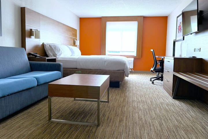 Room 27 of 109