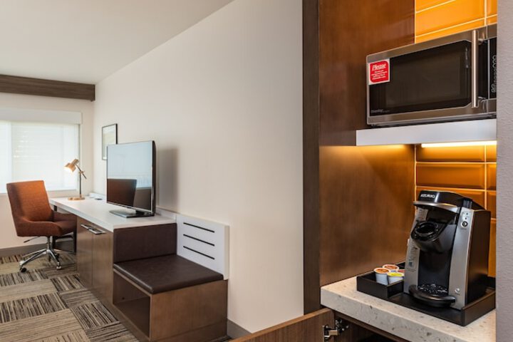 Room 8 of 38