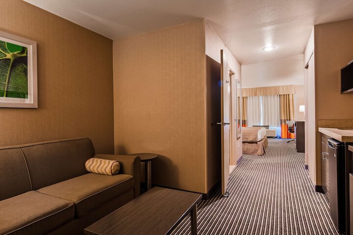 Room 22 of 35