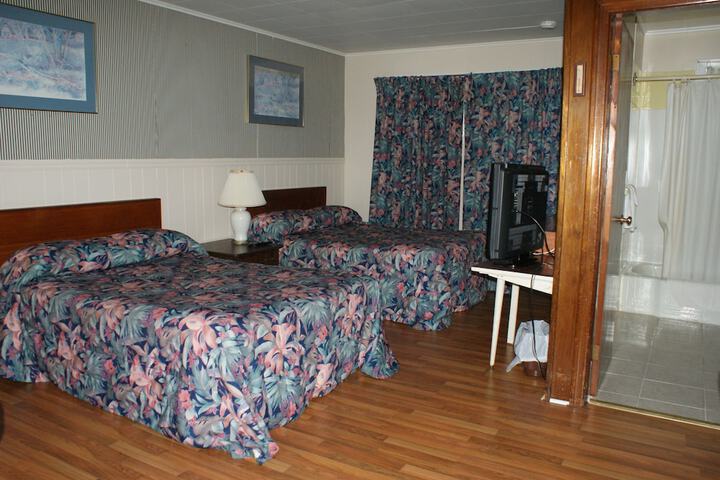Room 52 of 79