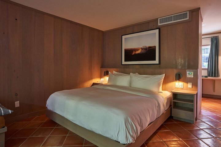 Room 44 of 115