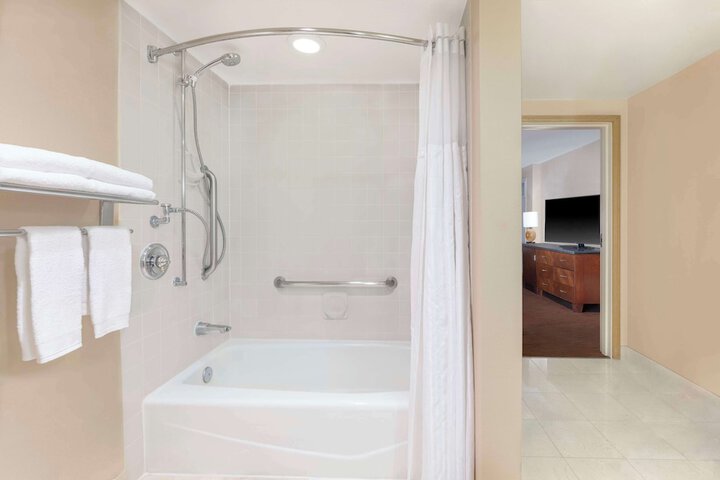 Hilton Orange County / Costa Mesa