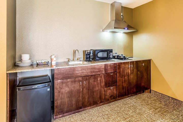Comfort Suites Channelview - Houston East