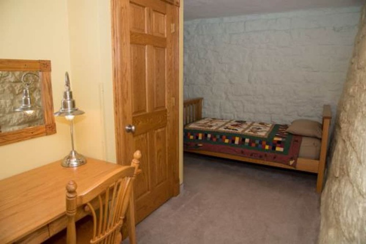 Room 74 of 119