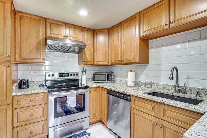 Home Theater & Patio: South Jordan Basement Unit