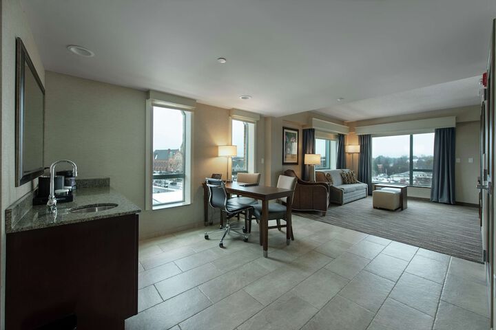 Embassy Suites Saratoga Springs