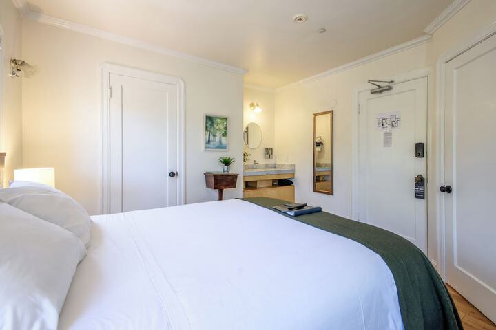 Room 55 of 68