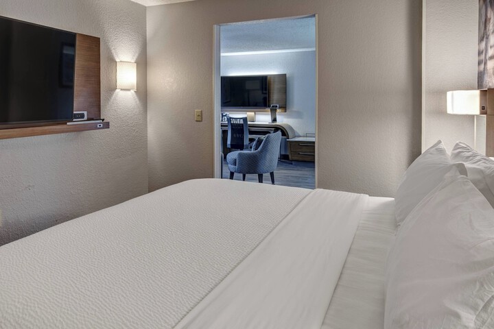 Room 21 of 50