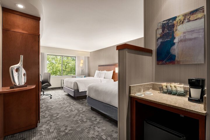 Room 22 of 38