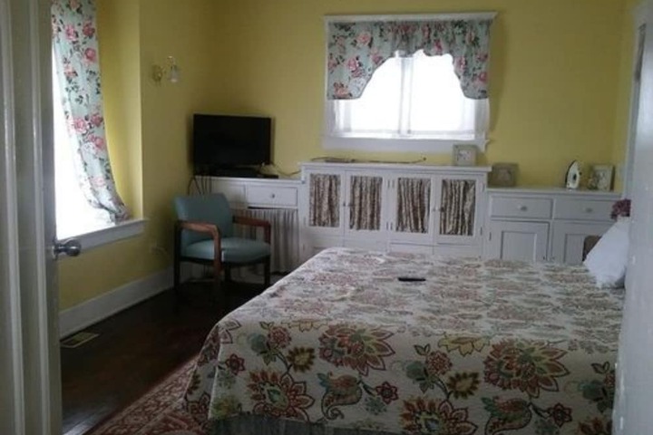 Room 22 of 34