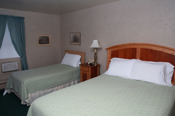 Room 18 of 37