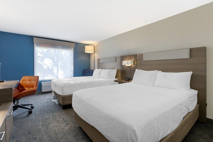 Room 40 of 92