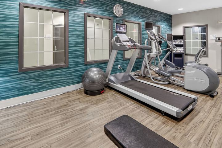 Holiday Inn & Suites Dallas-Addison by IHG