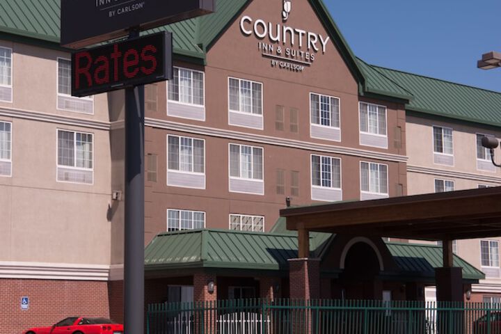 Country Inn & Suites by Radisson Rapid City, SD