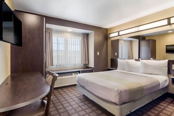 Room 15 of 28