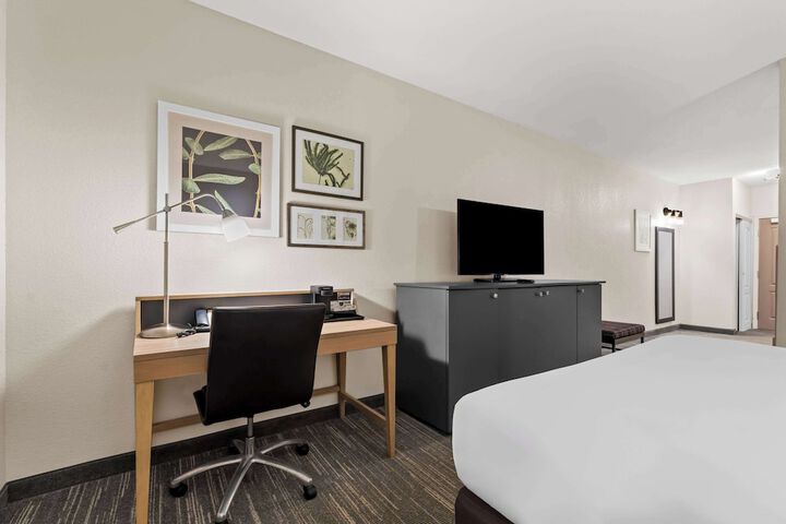 Room 44 of 66
