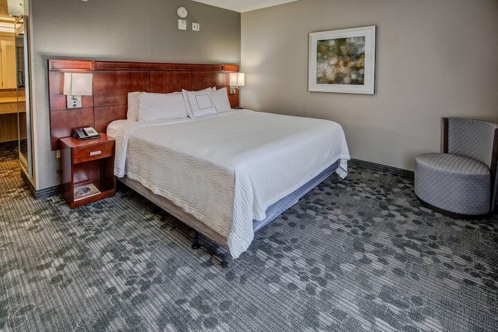 Room 21 of 35