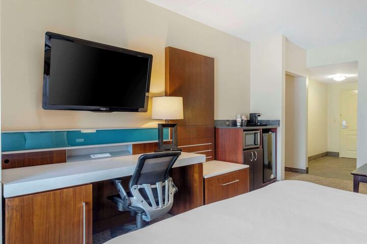 Room 13 of 32