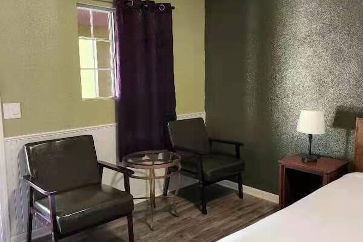 Europa Inn & Suites