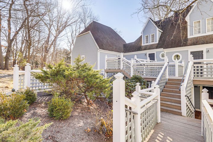 1 Mi to Mohegan Sun: Studio w / Golf Course Views
