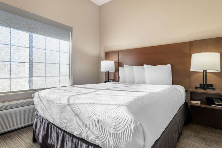 Country Inn & Suites by Radisson Watertown, SD