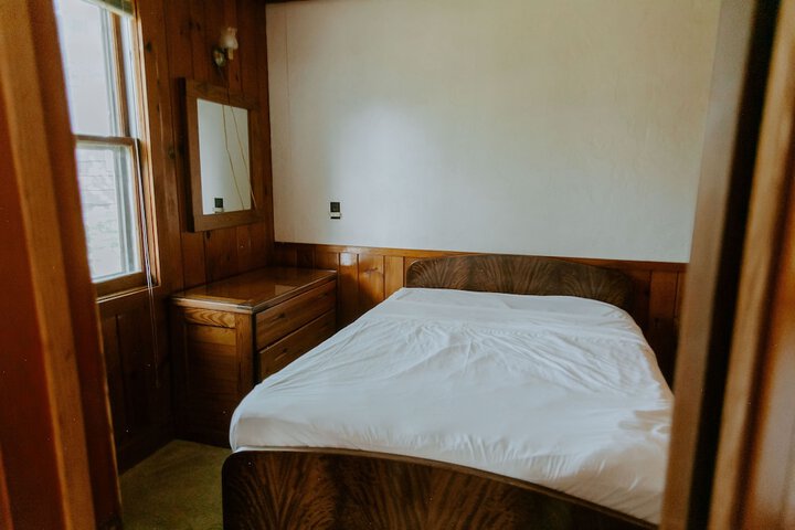 Room 72 of 132