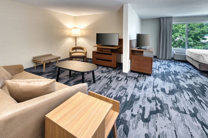 Room 11 of 21
