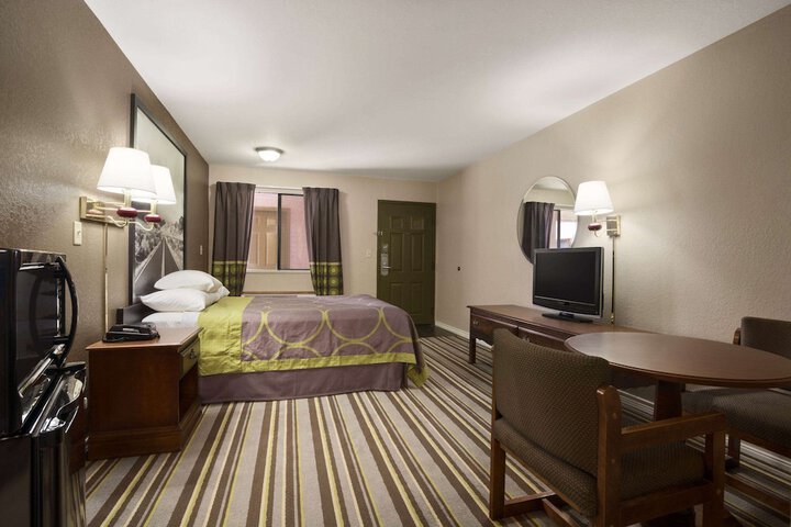 Room 21 of 24