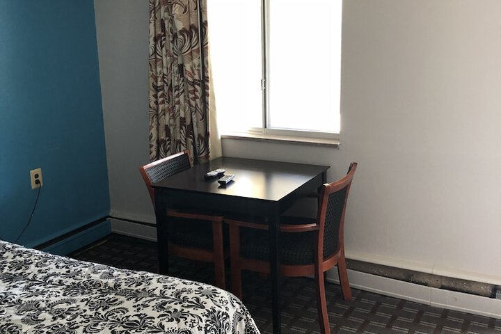 Room 35 of 60
