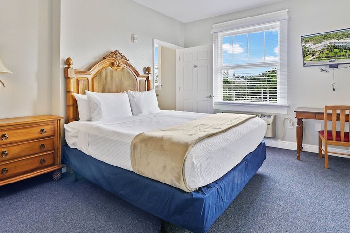 Crystal Bay Historic Hotel