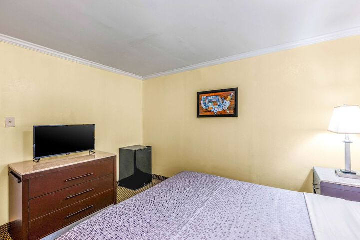 Room 15 of 27