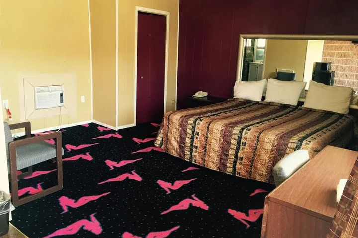 PARADISE INN