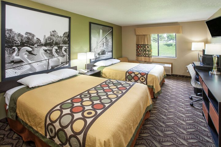 Room 8 of 14