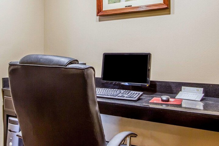 Business Center 29 of 30