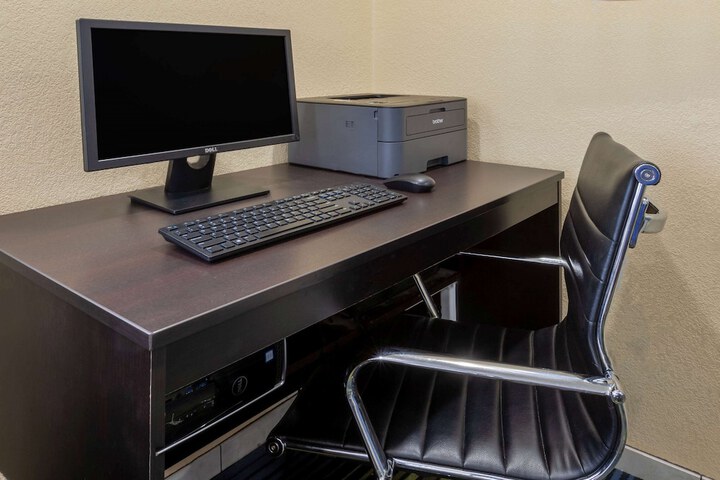 Business Center 30 of 30
