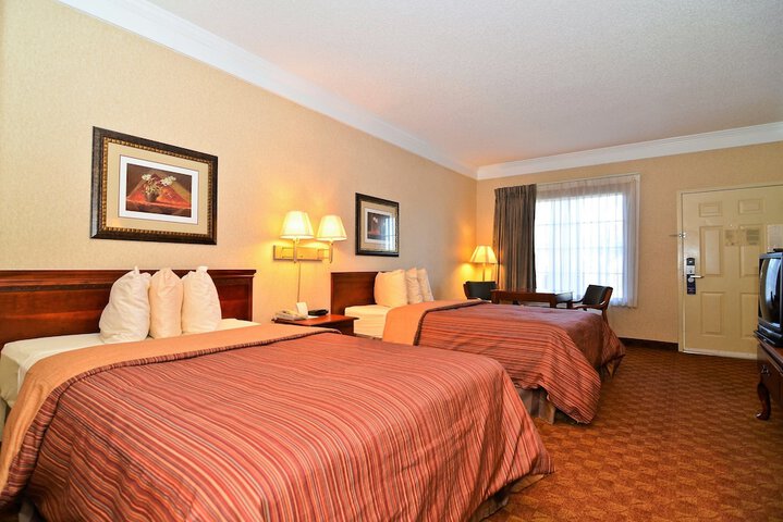 Peach State Inn & Suites