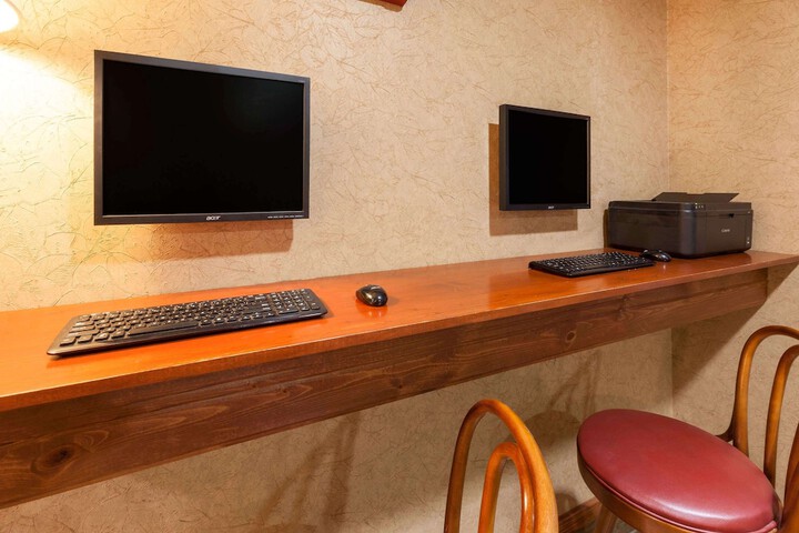 Business Center 15 of 15