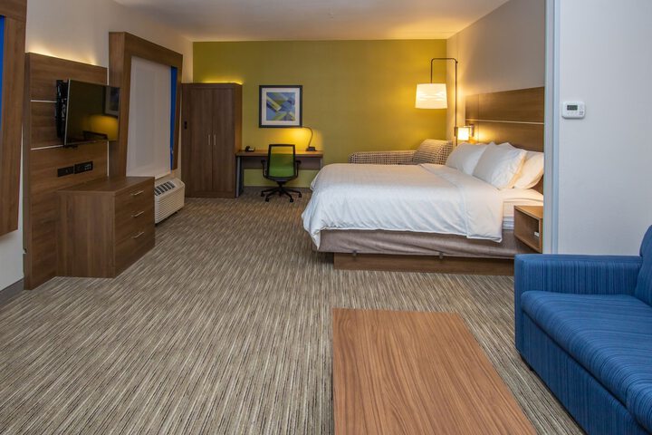 Room 118 of 135