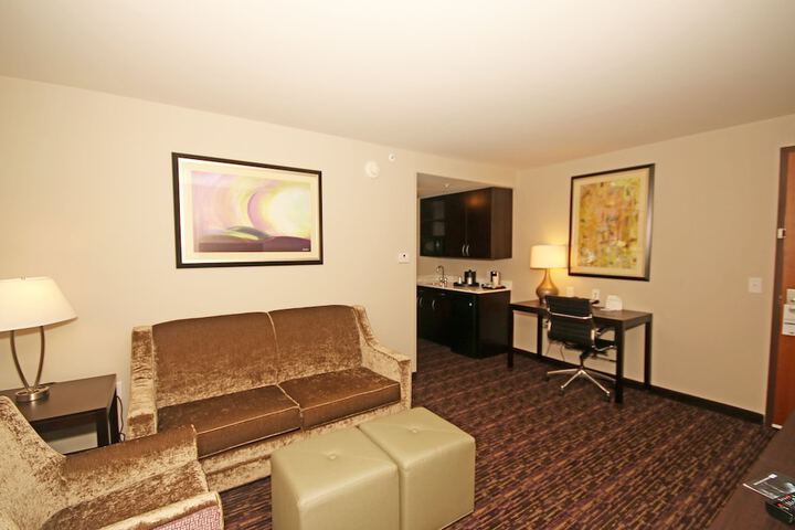 Room 27 of 47