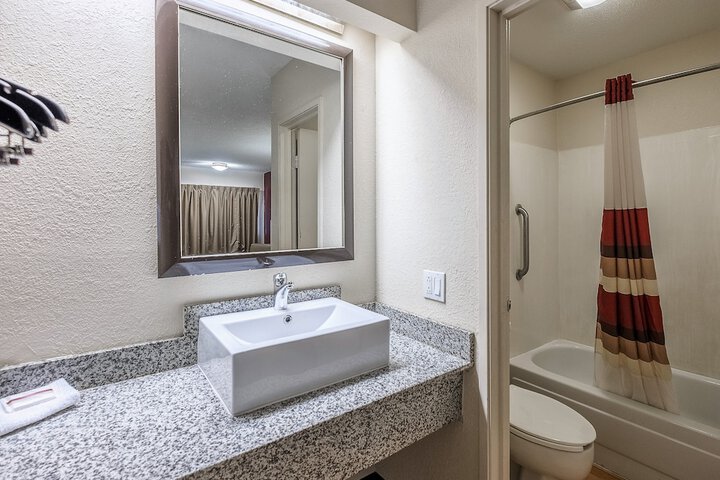 Room 16 of 25