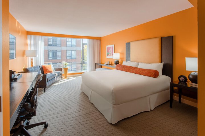 Room 33 of 68