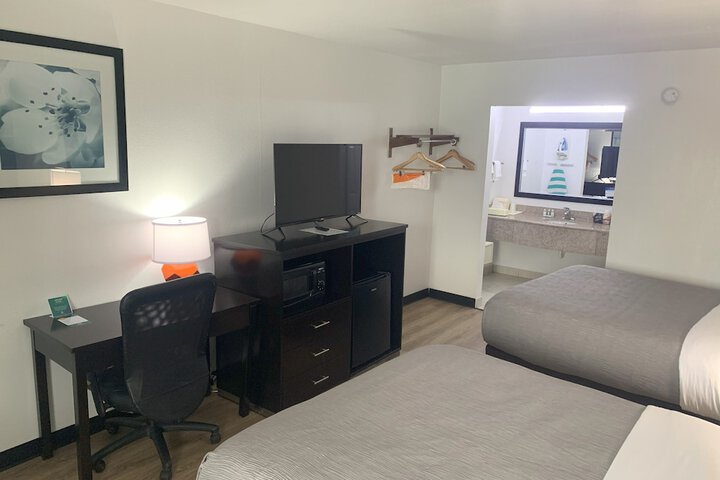 Room 35 of 46