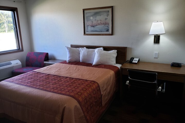 Americas Best Value Inn & Suites Harrisonville