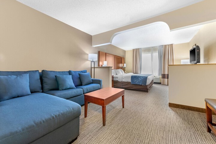 Comfort Suites Findlay I-75 near Sports Complex